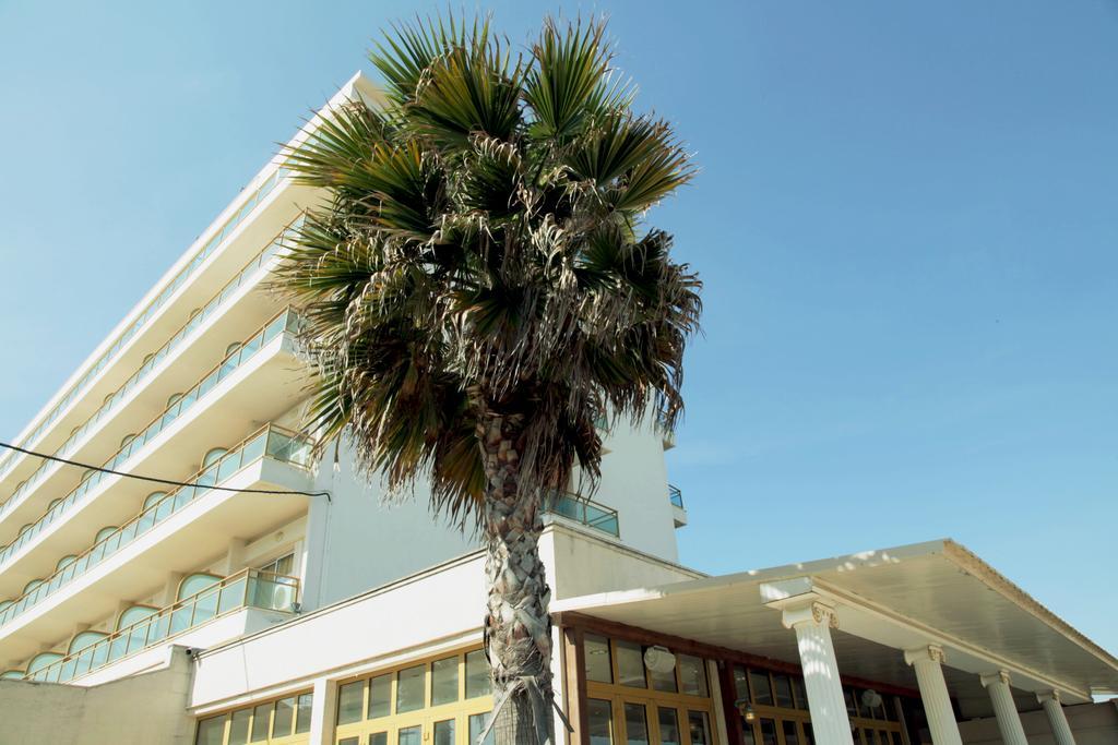 Santa Beach Hotel Agía Triás Luaran gambar